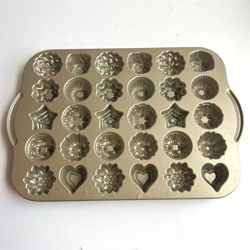 Nordic Ware Bundt Teacake & Candies Pan 30 Cavity Gold‎ Cast Aluminum 2.5 Cup